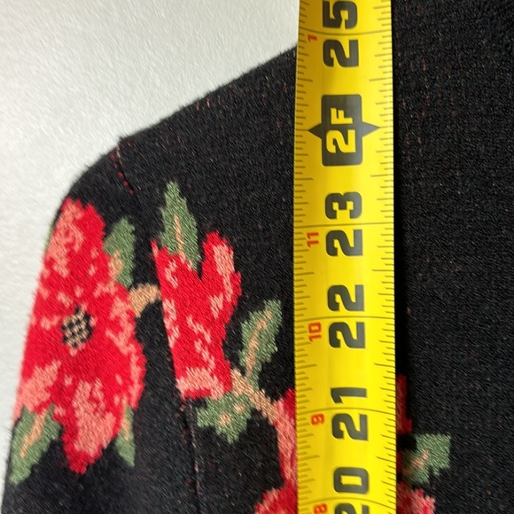 NEW! Draper James Rose Floral Cardigan Sweater Size Small Gold Buttons - Picture 9 of 9